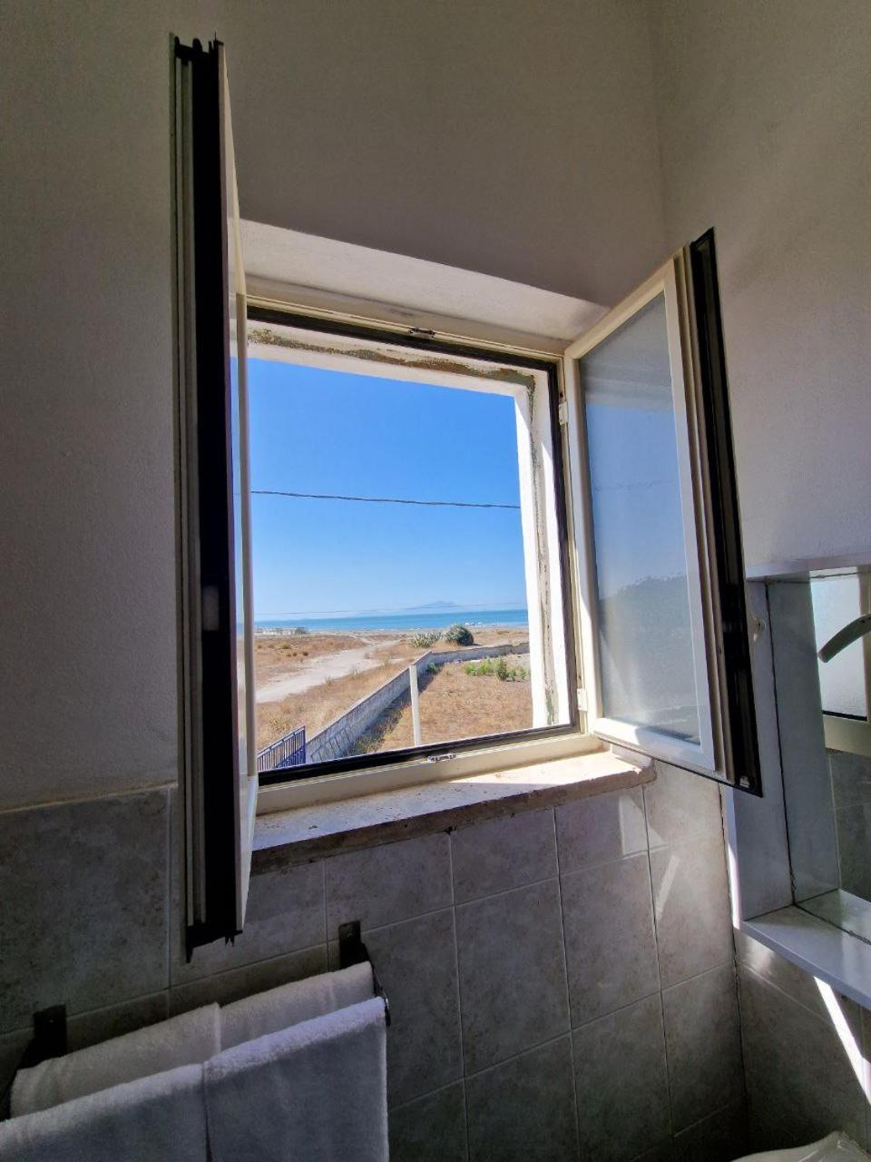 Beach Suites - By Lido Scalzone Кастель Вольтурно Экстерьер фото